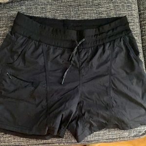 North face shorts size large